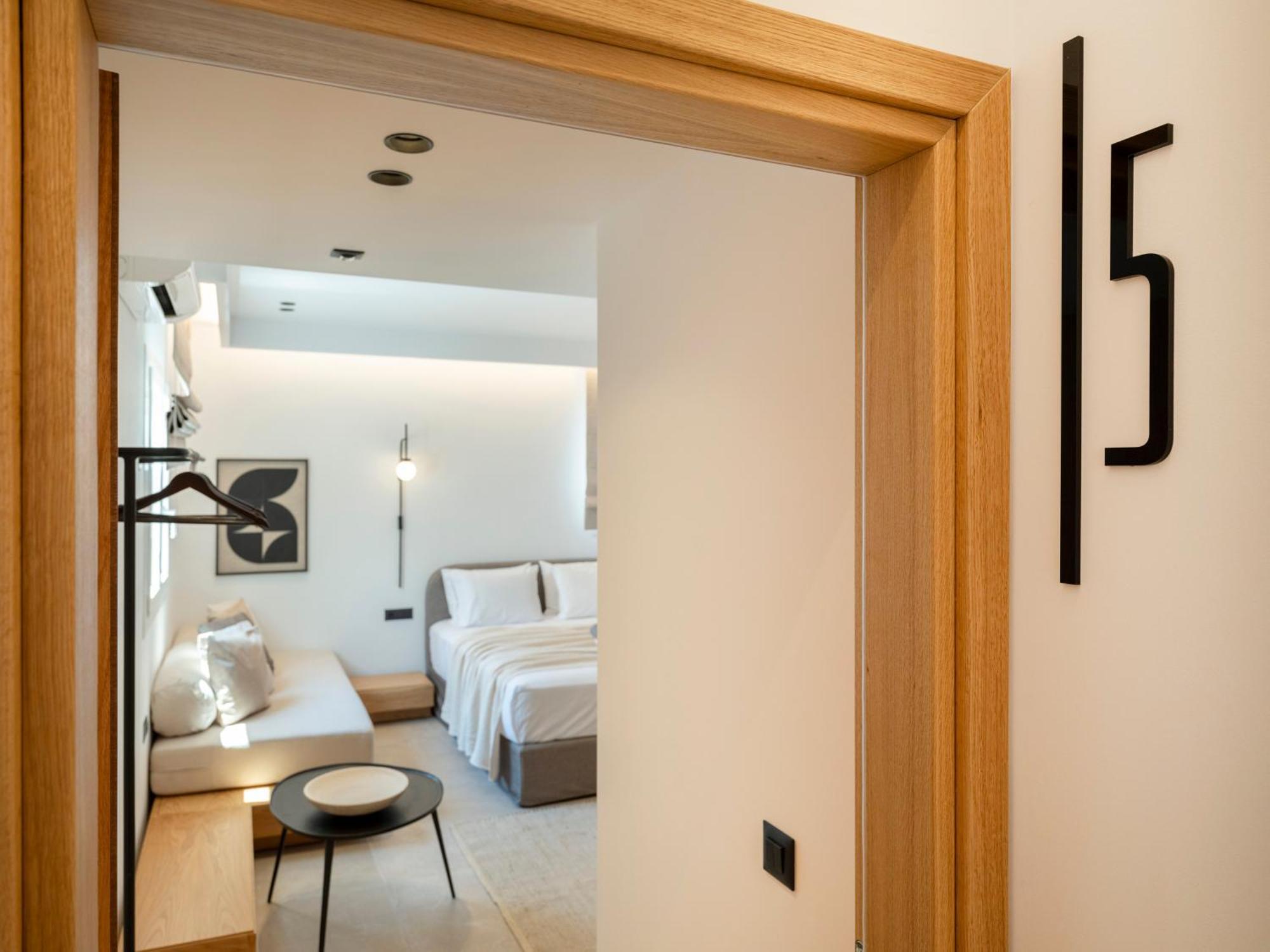 Anemelia Way Of Living Aparthotel Науса Екстериор снимка