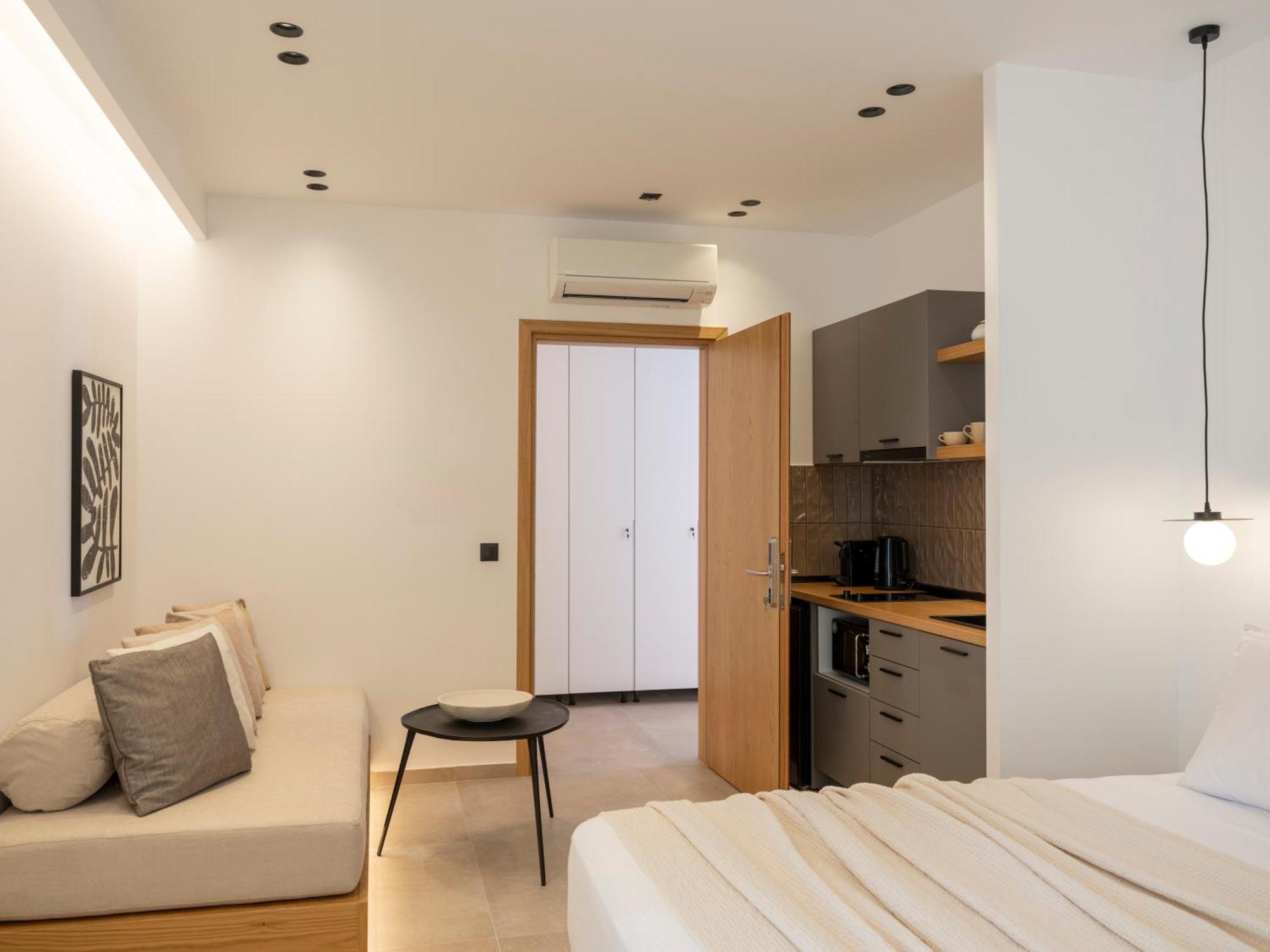 Anemelia Way Of Living Aparthotel Науса Екстериор снимка