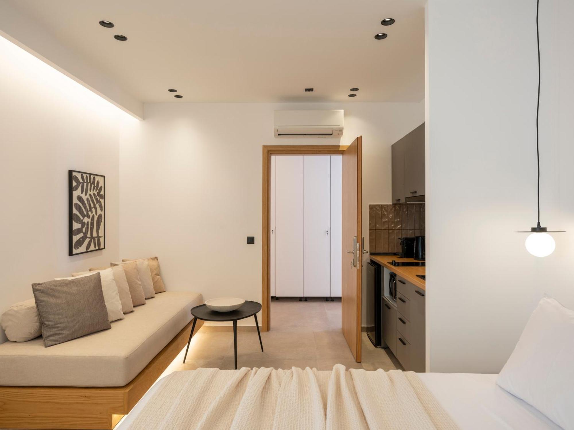 Anemelia Way Of Living Aparthotel Науса Екстериор снимка