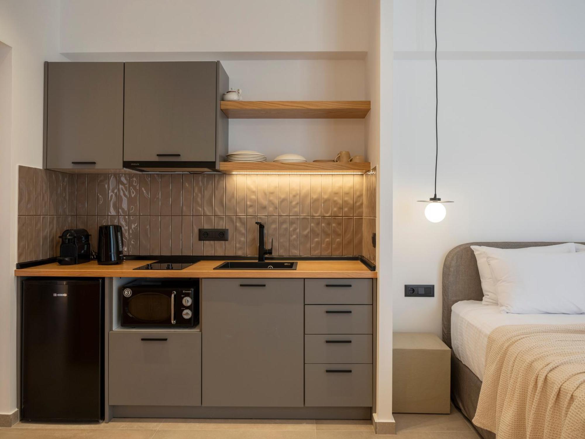 Anemelia Way Of Living Aparthotel Науса Екстериор снимка